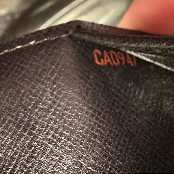 Louis Vuitton Scarlet Red Epi Leather Card Holder Agenda - Picture 5 of 16